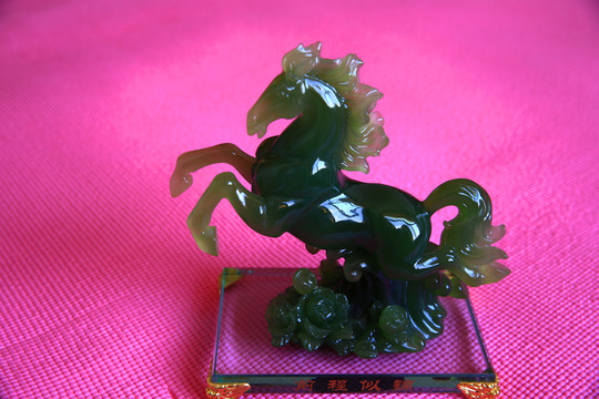 奔馬雕塑