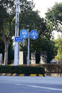 車道指示標(biāo)記牌