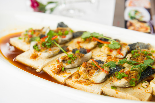 蒜香鱈魚蒸豆腐