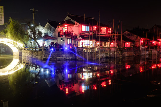 古鎮(zhèn)夜色