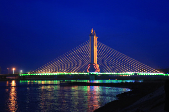 哈薩爾橋夜景