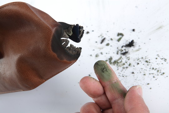 牛皮燃燒