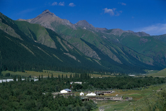 天山