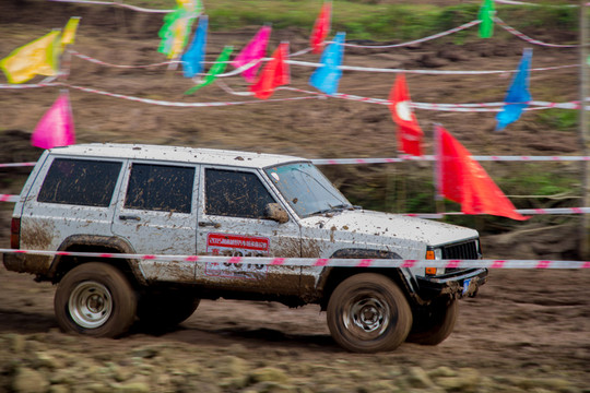 業(yè)余越野車賽