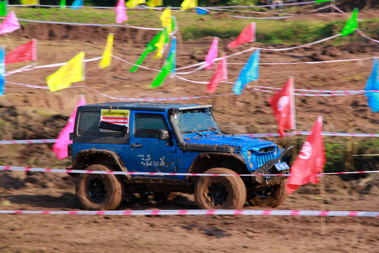 業(yè)余越野車賽