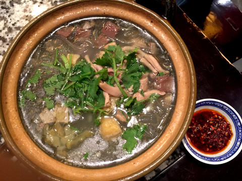南京鴨血粉絲湯