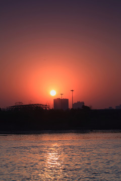 城市的日出