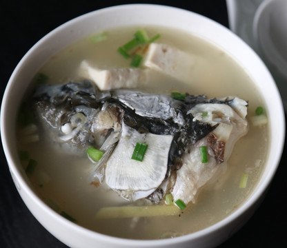 豆腐魚(yú)頭湯