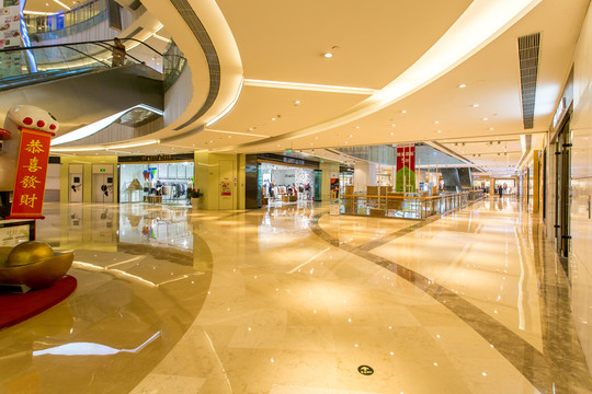 商場(chǎng)內(nèi)景