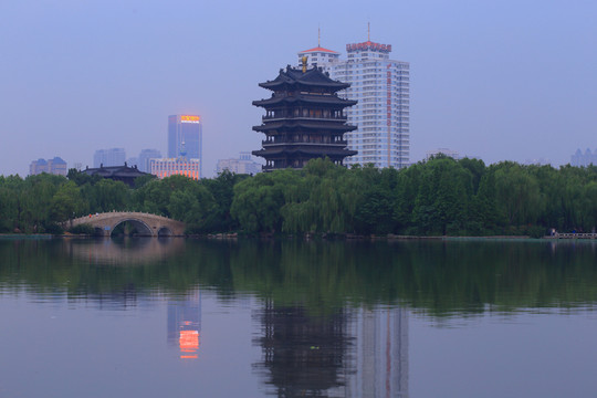 濟(jì)南大明湖公園