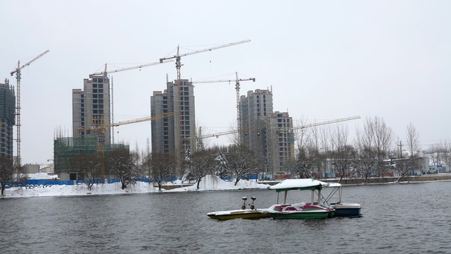 河岸風(fēng)景  沿河風(fēng)光