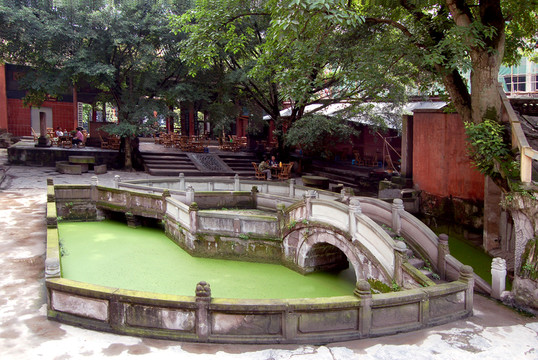 春秋祠