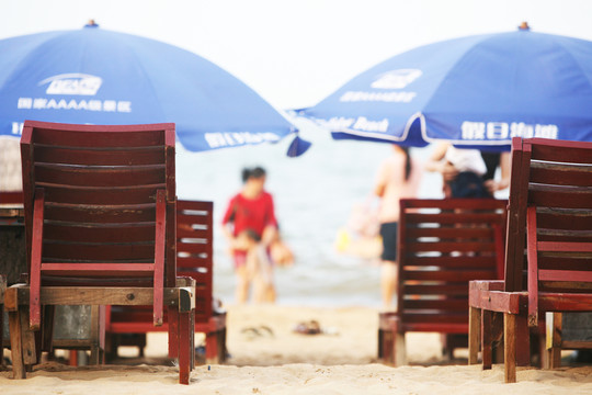 沙灘椅 海邊 遮陽(yáng)傘