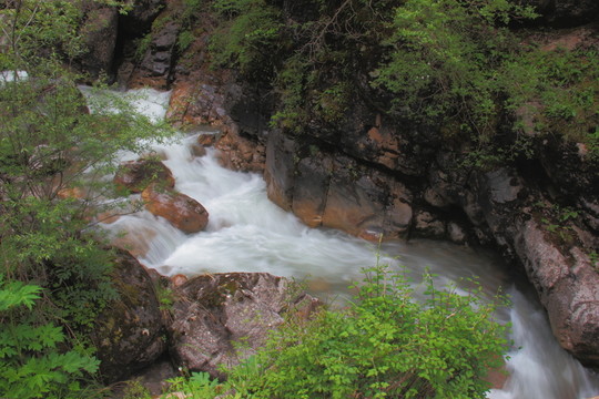 山間小溪