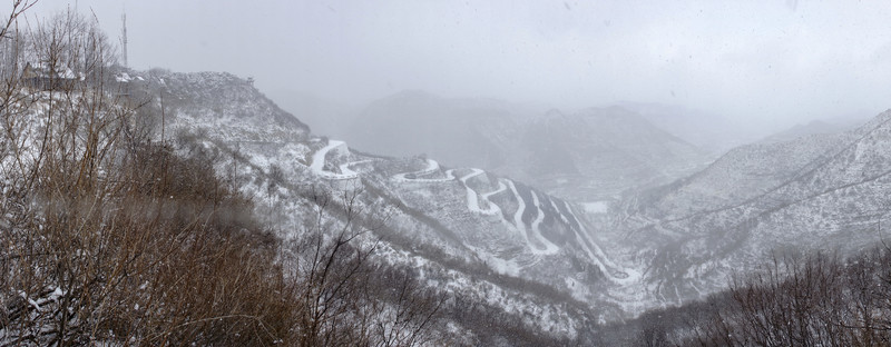 仰天山雪景