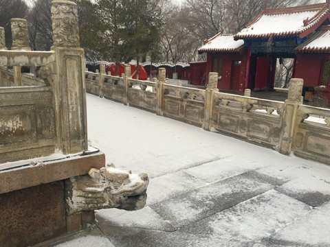 古建筑雪地
