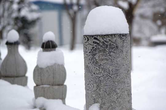 雪 石柱