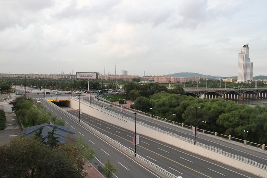 下穿隧道