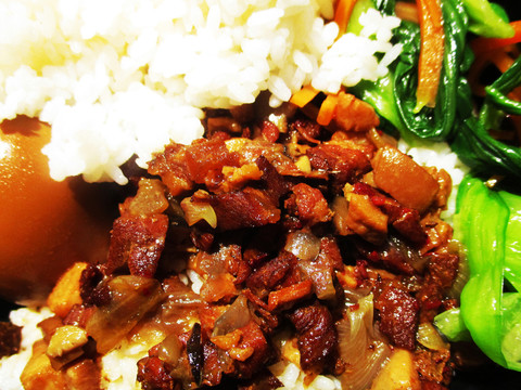 臺式鹵肉飯?zhí)撞?含配菜、鹵蛋