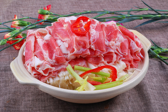 金針菇肥牛煲