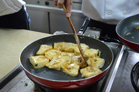 煎客家豆腐