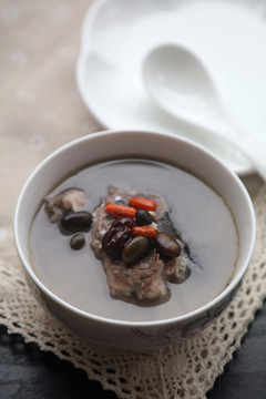 黑豆魚湯