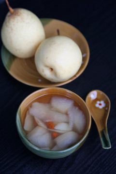 冰糖馬蹄雪梨糖水