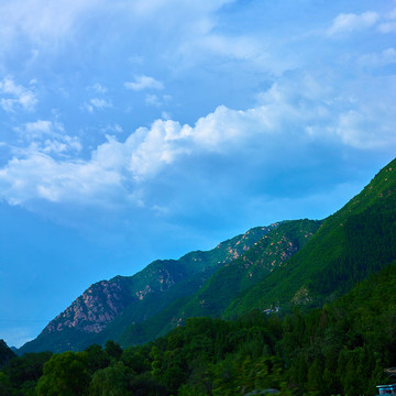 山巒