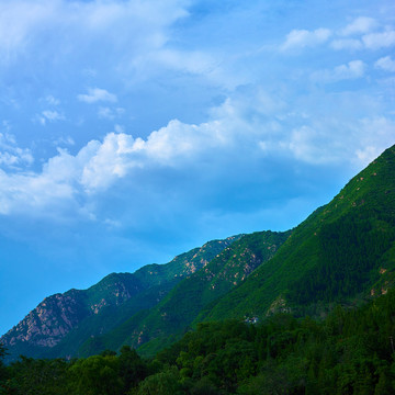 山脈