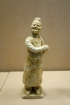 陶男俑