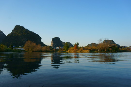 湖光山色