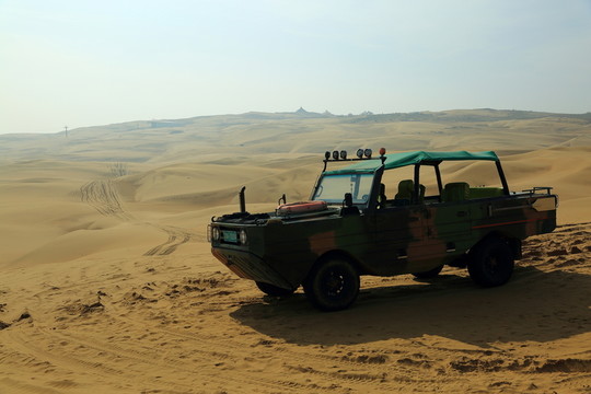 越野車
