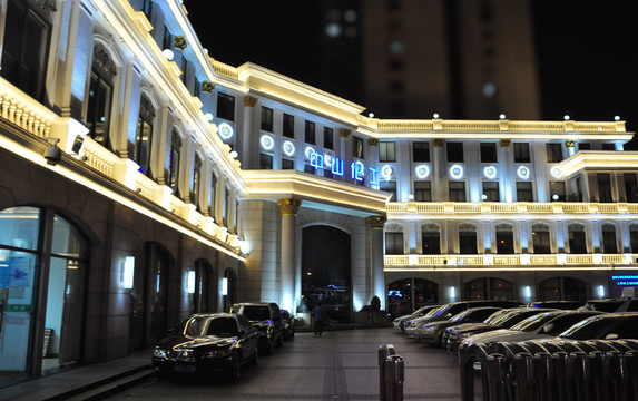 上海中山化工市場(chǎng)大樓夜景