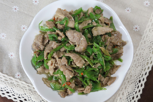 肉片炒青椒