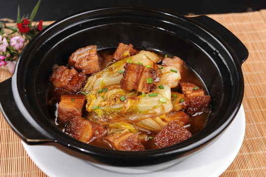 走油肉燒娃娃菜