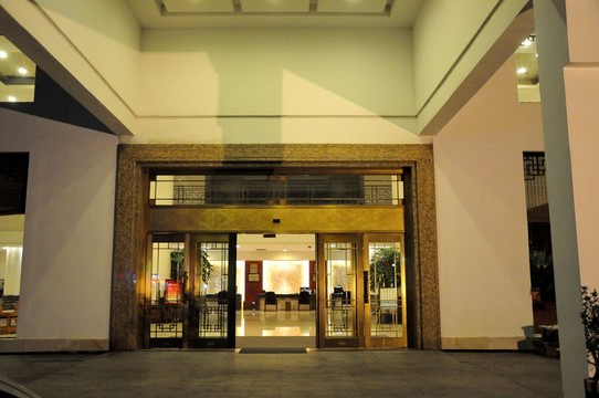 酒店大門