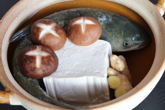 草魚燉湯