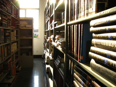 書架上的書