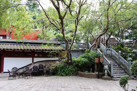 于山
