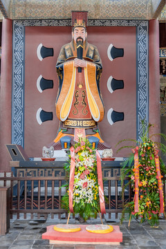 大禹塑像