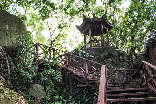 于山