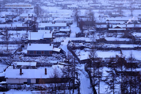 雪色山村