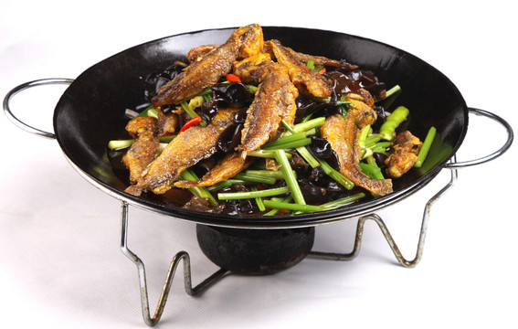 鐵鍋小黃魚