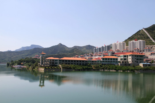 靈澤湖