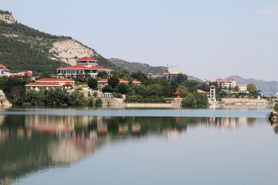 靈澤湖