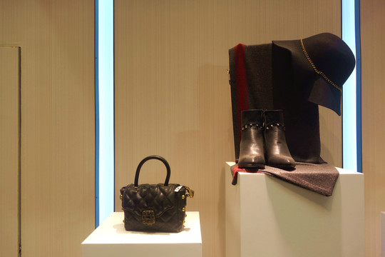 服飾展示櫥窗
