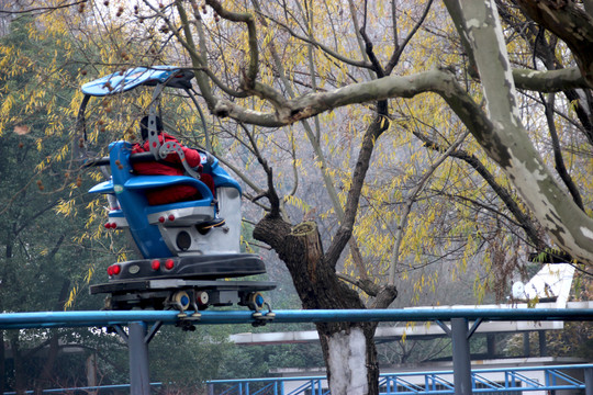 公園滑軌自行車
