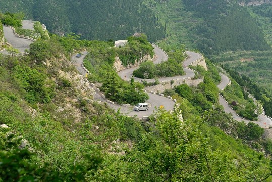 高山 山川 層疊 山峰 遠山