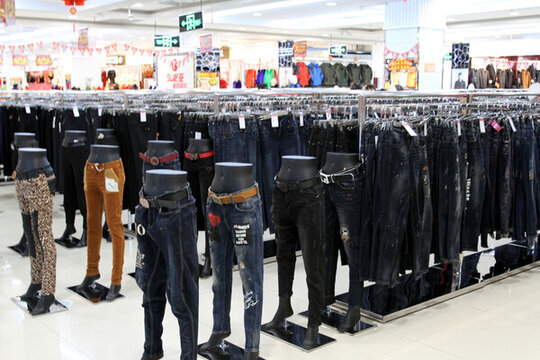 服裝賣場 賣場裝飾 新品上市