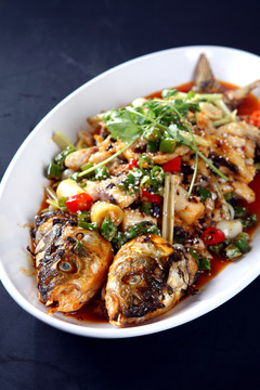 青椒香辣魚(yú)